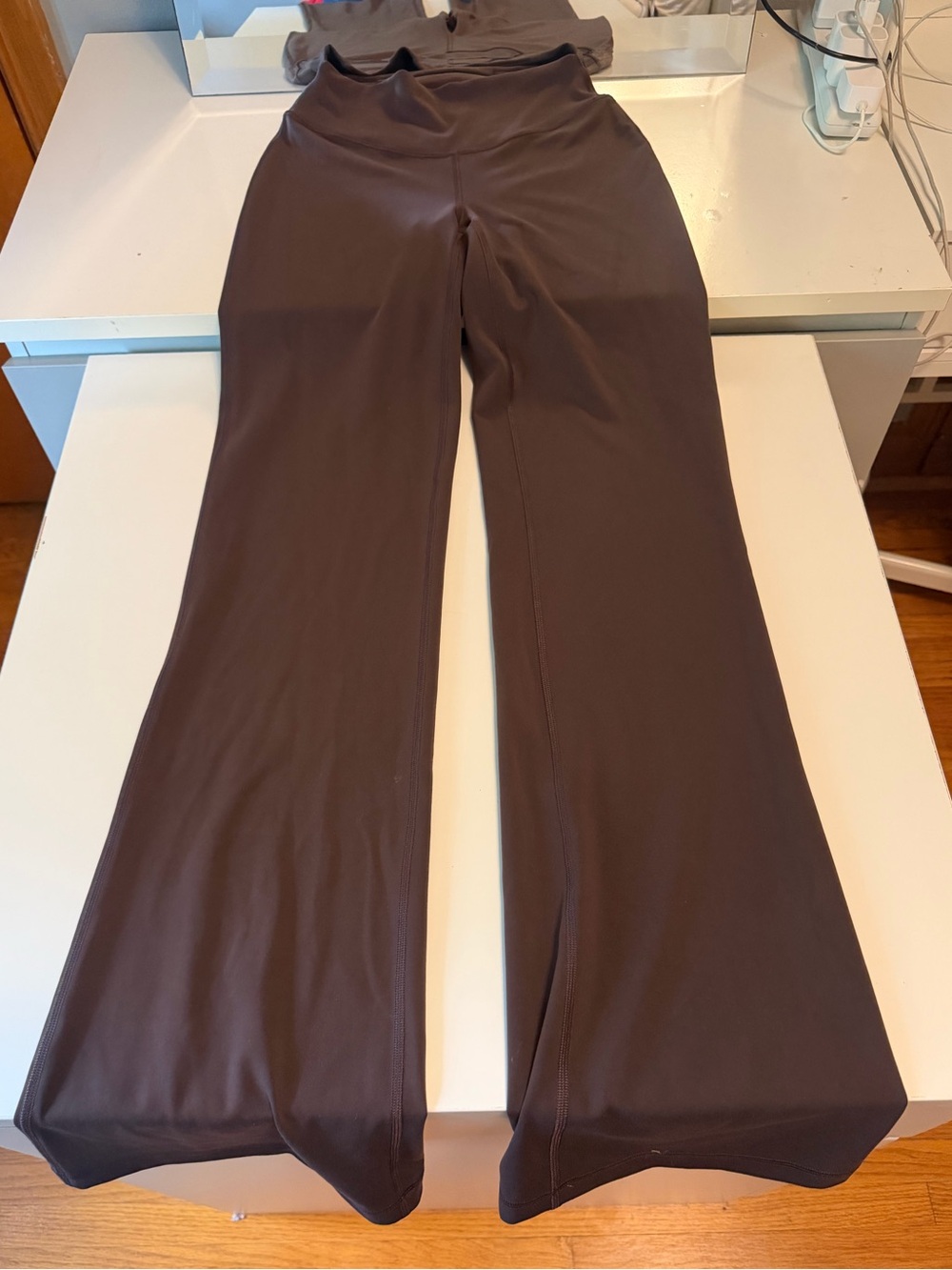 Lululemon Wunder under Smooth-cover Bootcut leggings